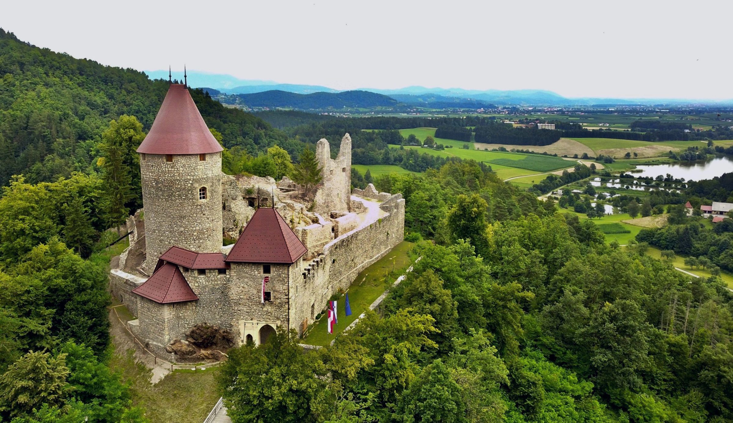 Zovnek Castle View enlarged image Zovnek Castle