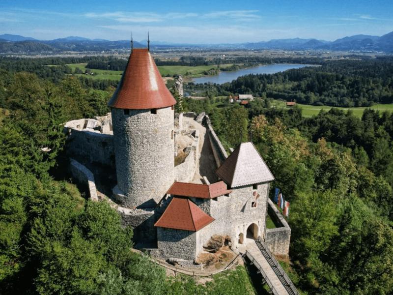 Zovnek Castle View enlarged image Zovnek Castle