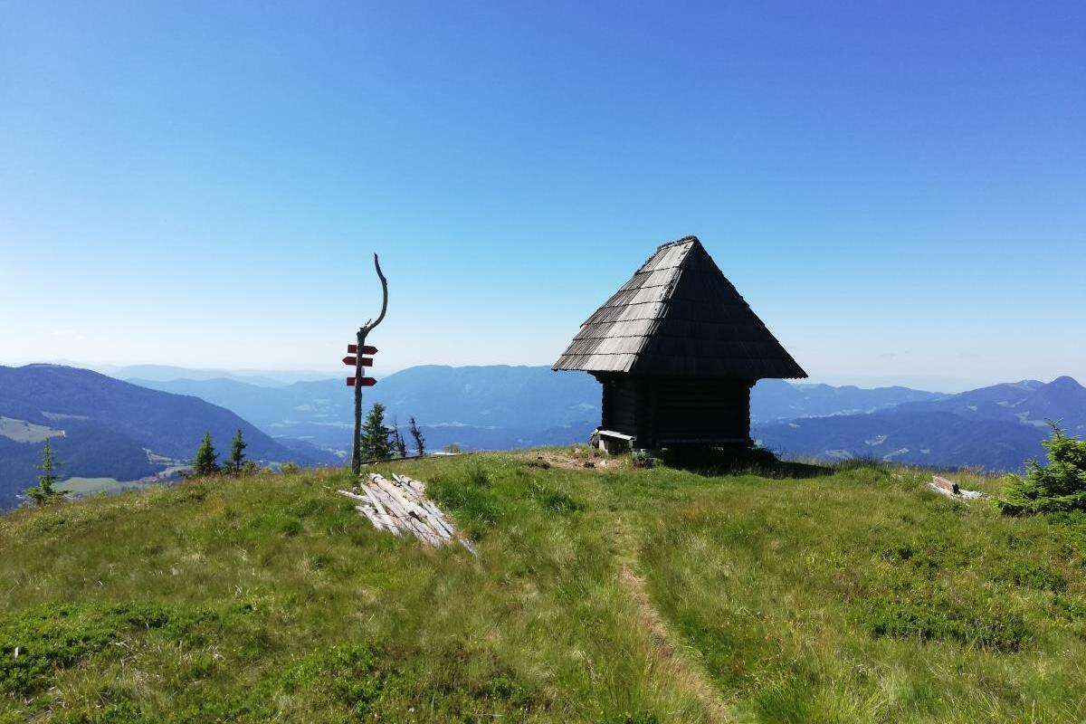 The Smrekovec-Komen Ridge The Smrekovec-Komen Ridge