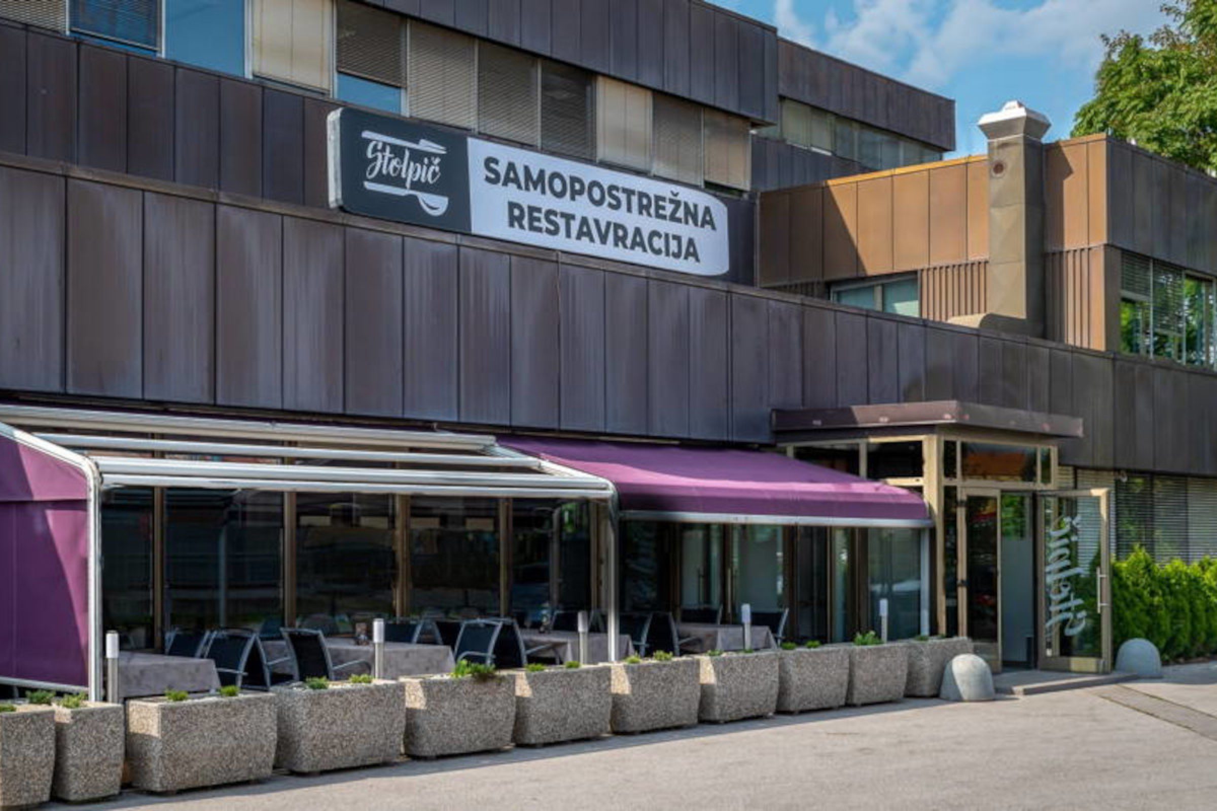 Ogled povečano sliko Samopostrežna restavracija Stolpič