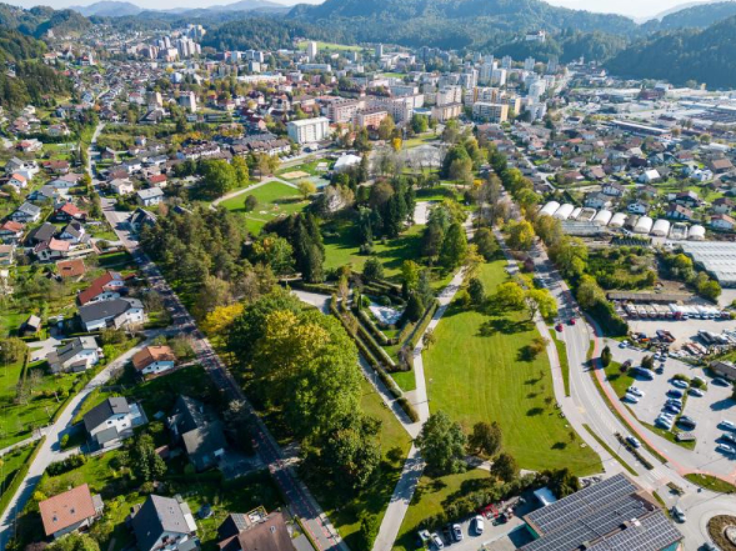 Ogled povečano sliko Sončni park