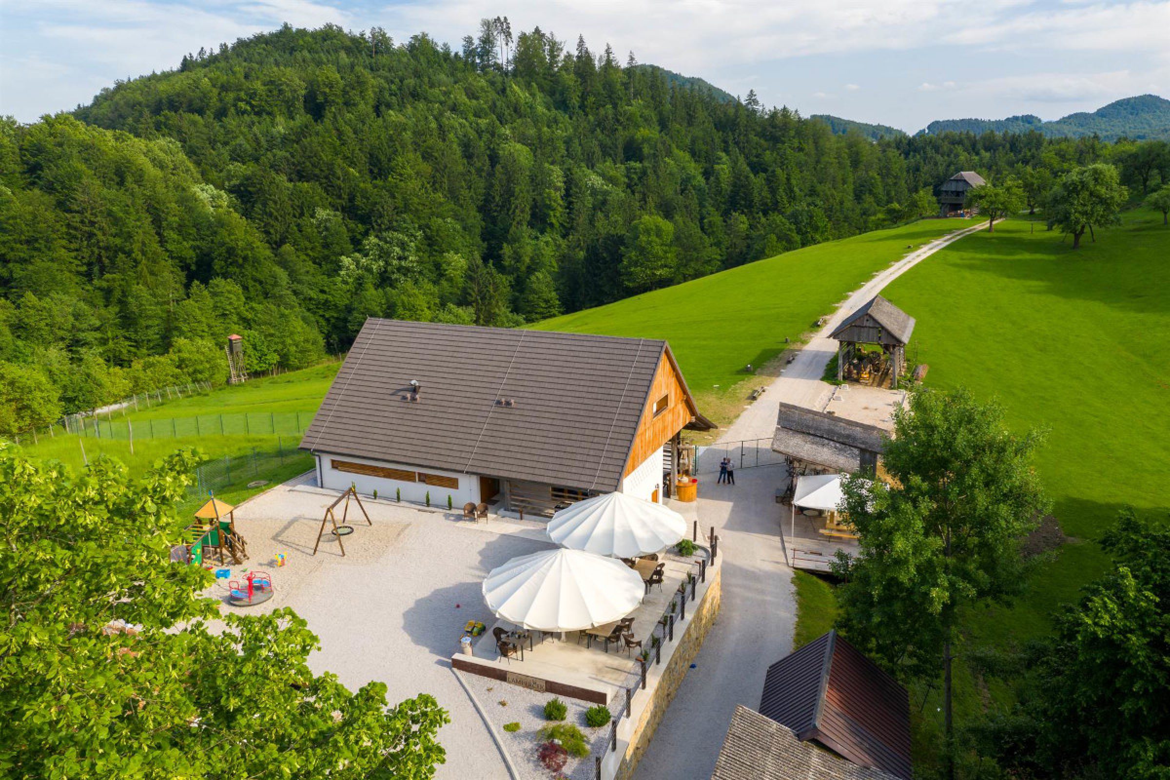 Ogled povečano sliko Domačija Lamperček