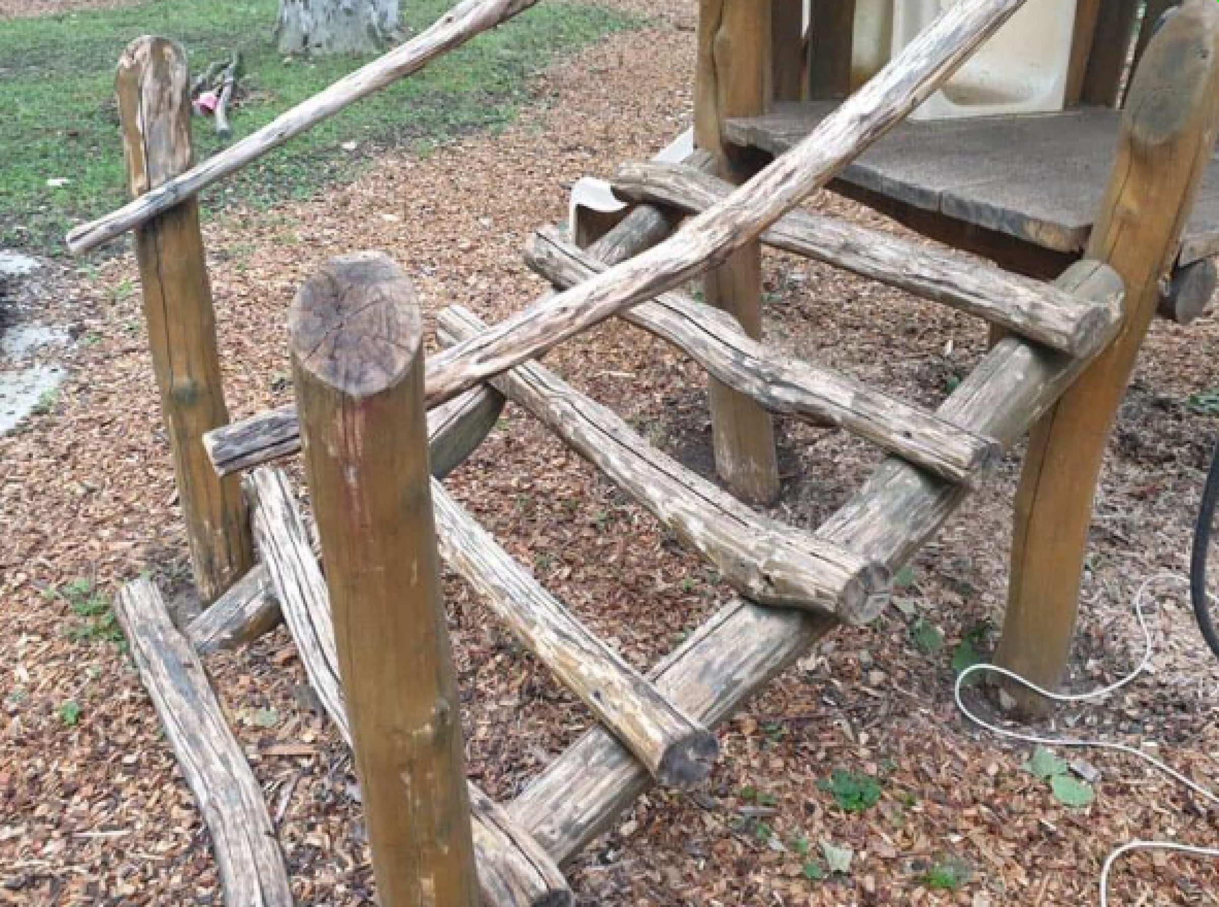 Ogled povečano sliko Tresimirjev park in otroško igrišče