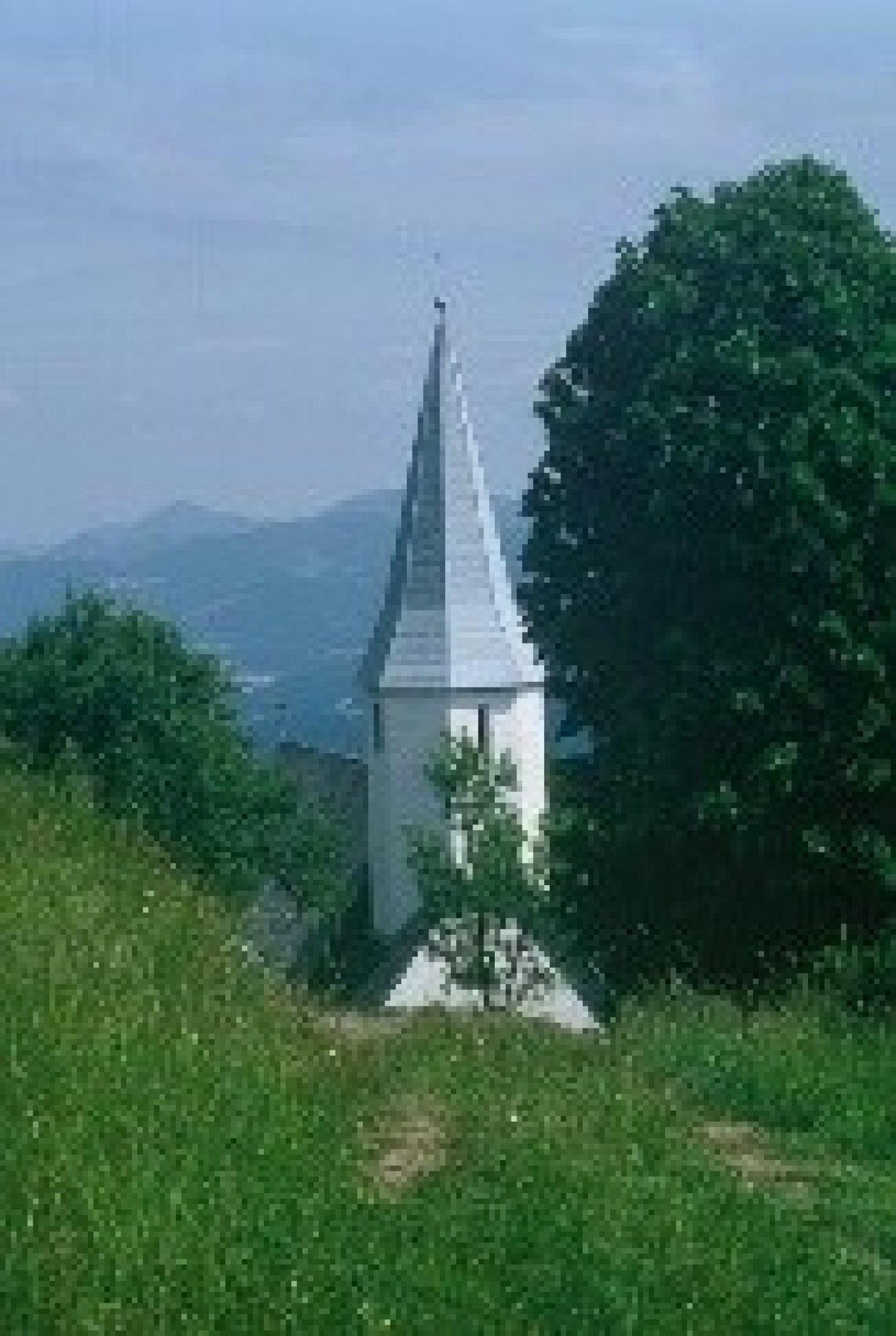 Ogled povečano sliko Cerkev sv. Jošta v Rovtu pod Menino