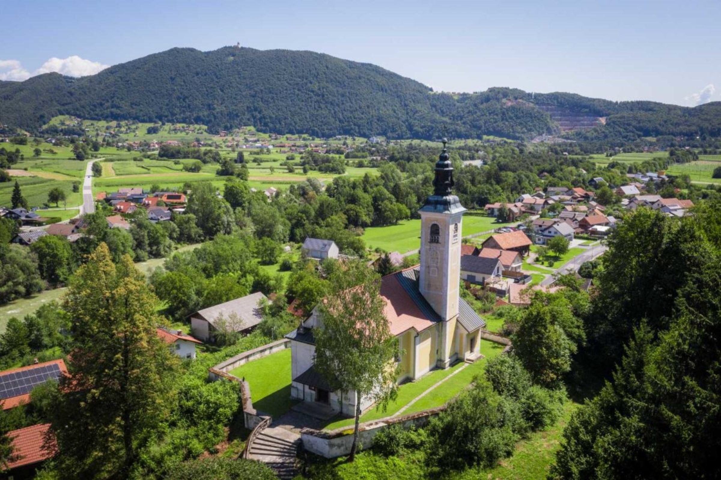 Ogled povečano sliko Cerkev Svetega Janeza Krstnika
