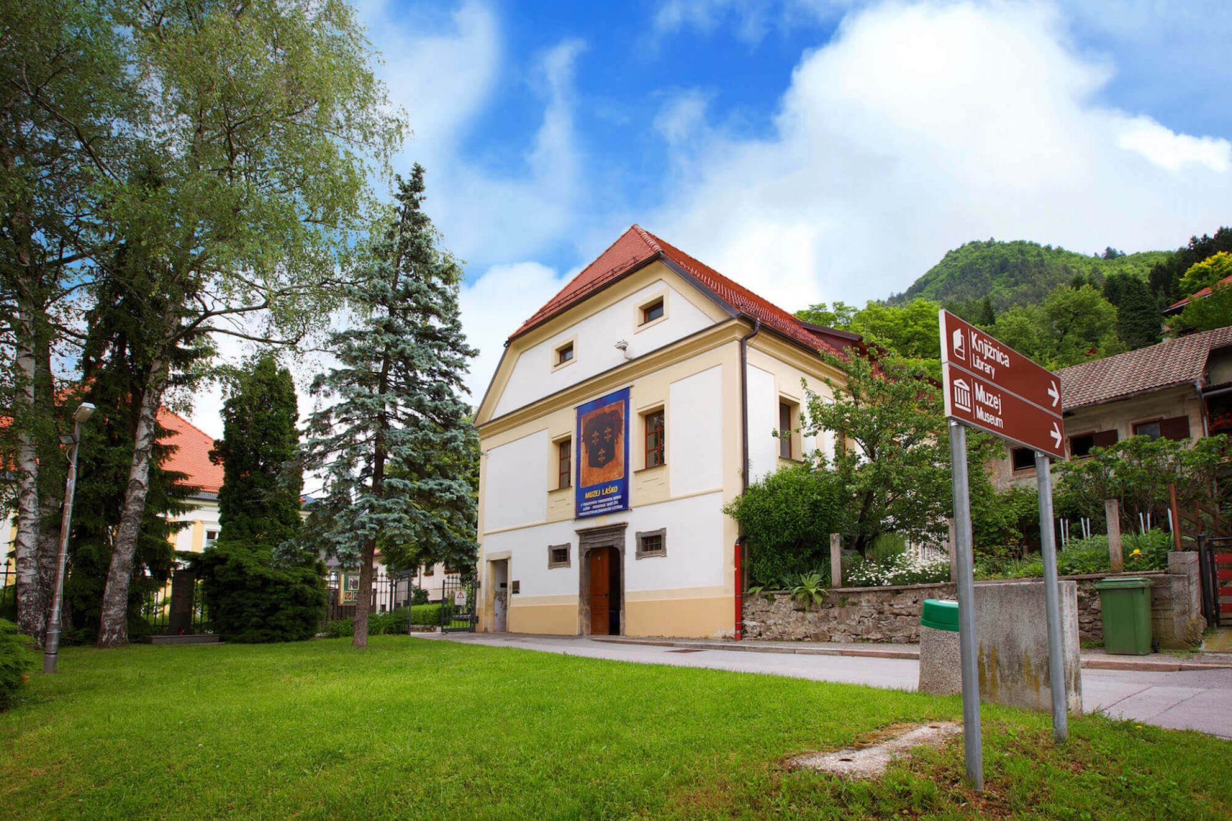 Ogled povečano sliko Kislingerjeva hiša in Muzej