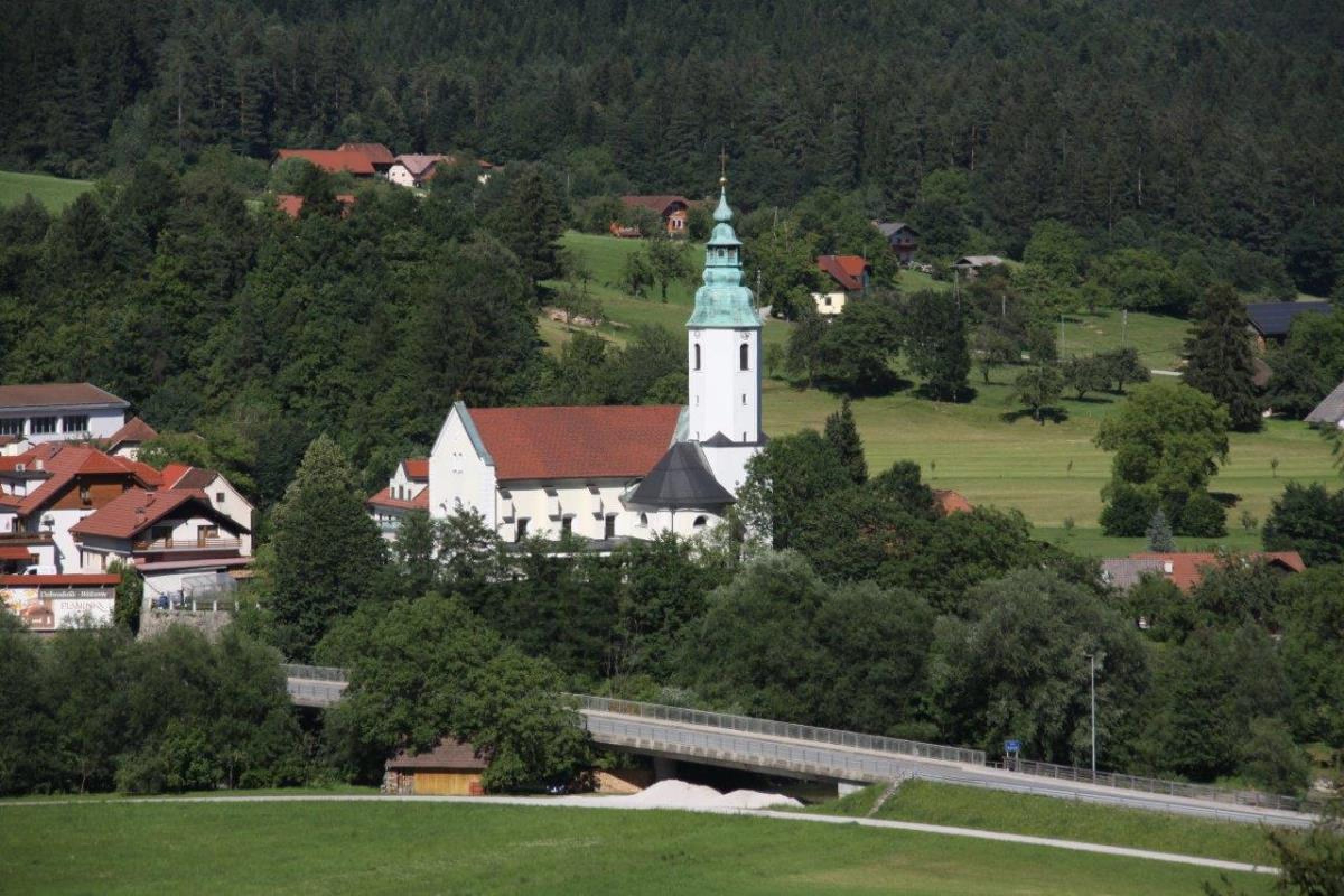 Ogled povečano sliko Cerkev sv. Elizabete na Ljubnem