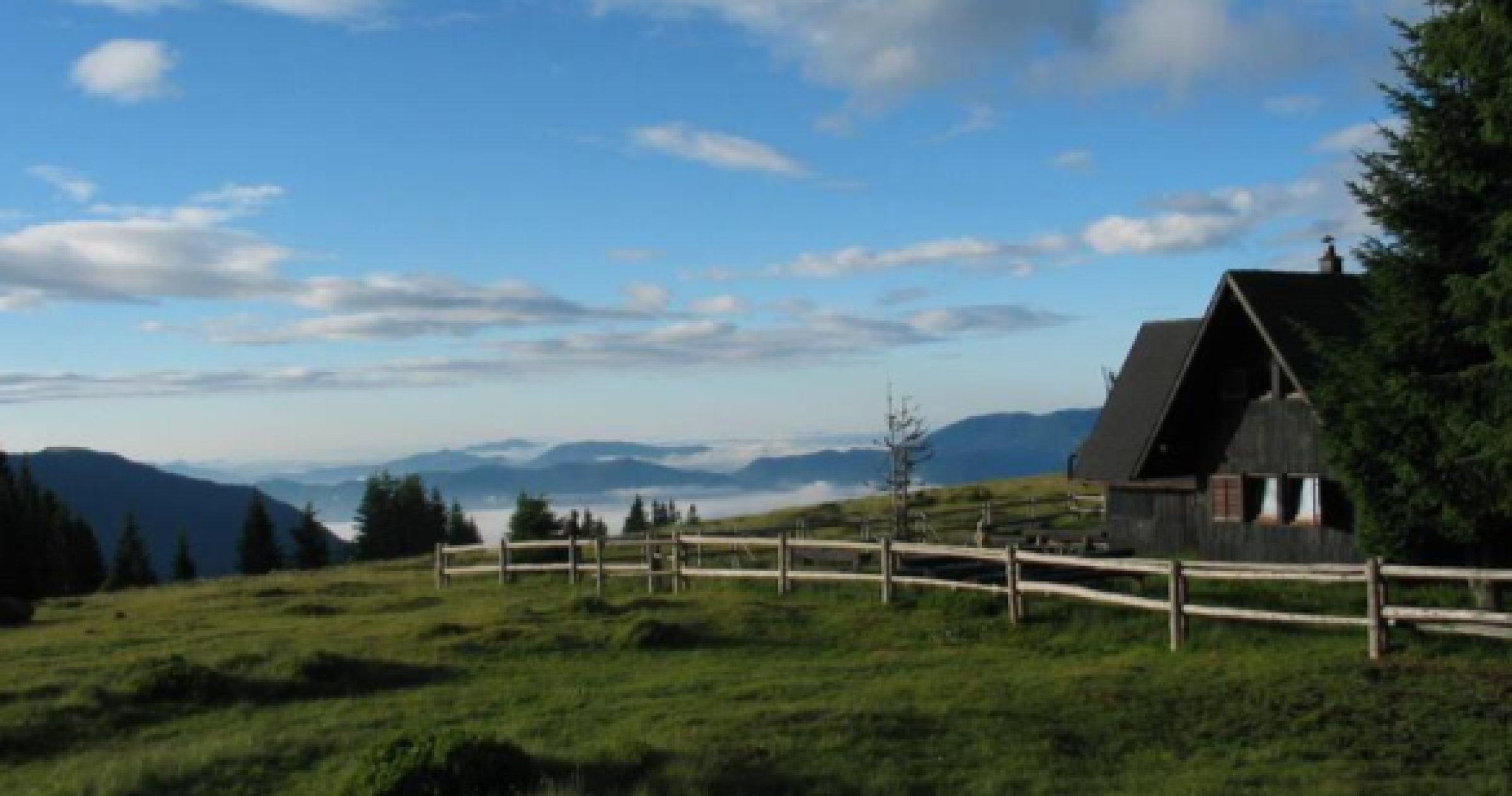 Ogled povečano sliko Koča na Travniku