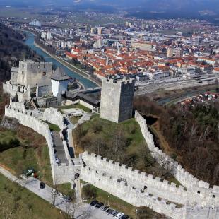 Ogled povečano sliko Celjski grad