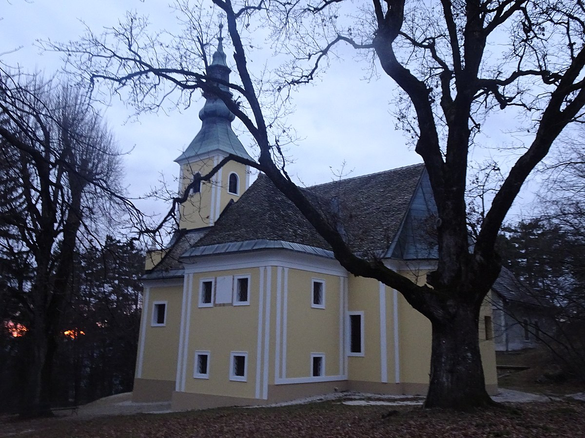  Brinjeva gora above Zreče 
